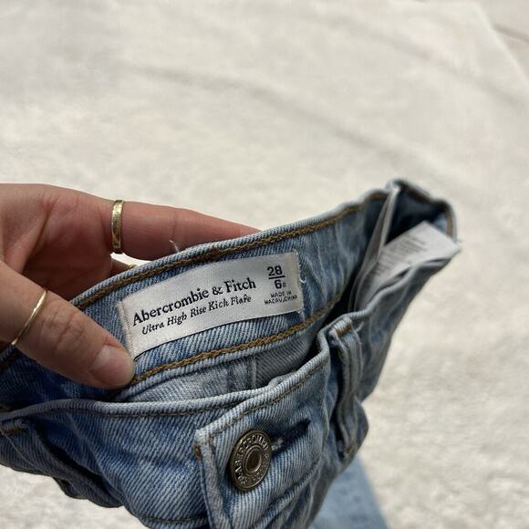 Abercrombie Fitch Kick Flare Ultra High Rise Jeans Womens New Size 28/6R Casual - Picture 6 of 7